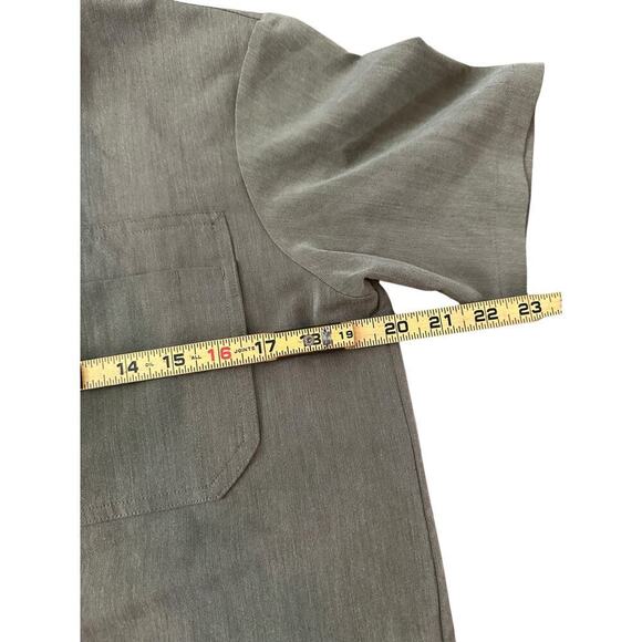 FIGS Men's Olive Green Elmina Collared Top & Kauro Cargo Scrub Pants Size XS - Picture 4 of 13